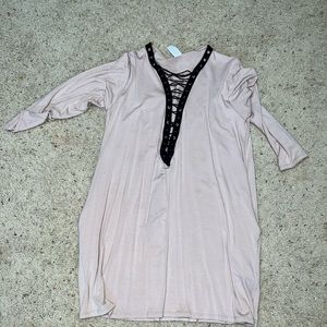 Cream Color Dress with open tie front size Large has POCKETS!